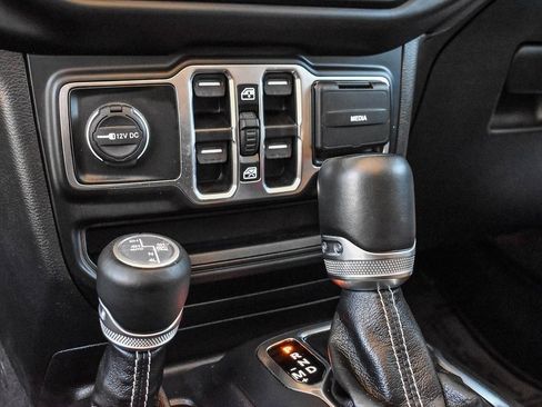 Used 2023 Jeep Wrangler Unlimited Sahara w/ Cold Weather Group image 19