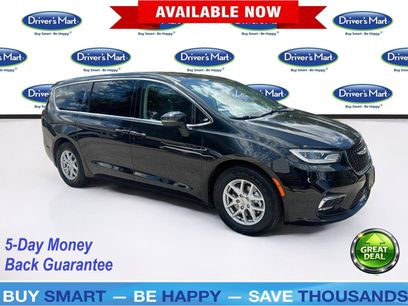 Used 2023 Chrysler Pacifica Touring-L