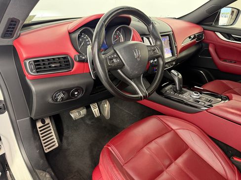 Used 2020 Maserati Levante GranSport AWD/4WD image 4