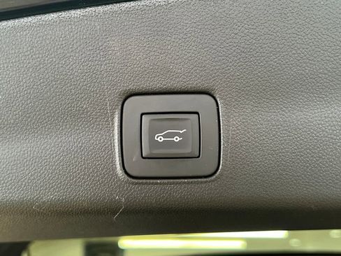 Used 2023 Chevrolet TrailBlazer ACTIV w/ Sun and Liftgate Package image 46