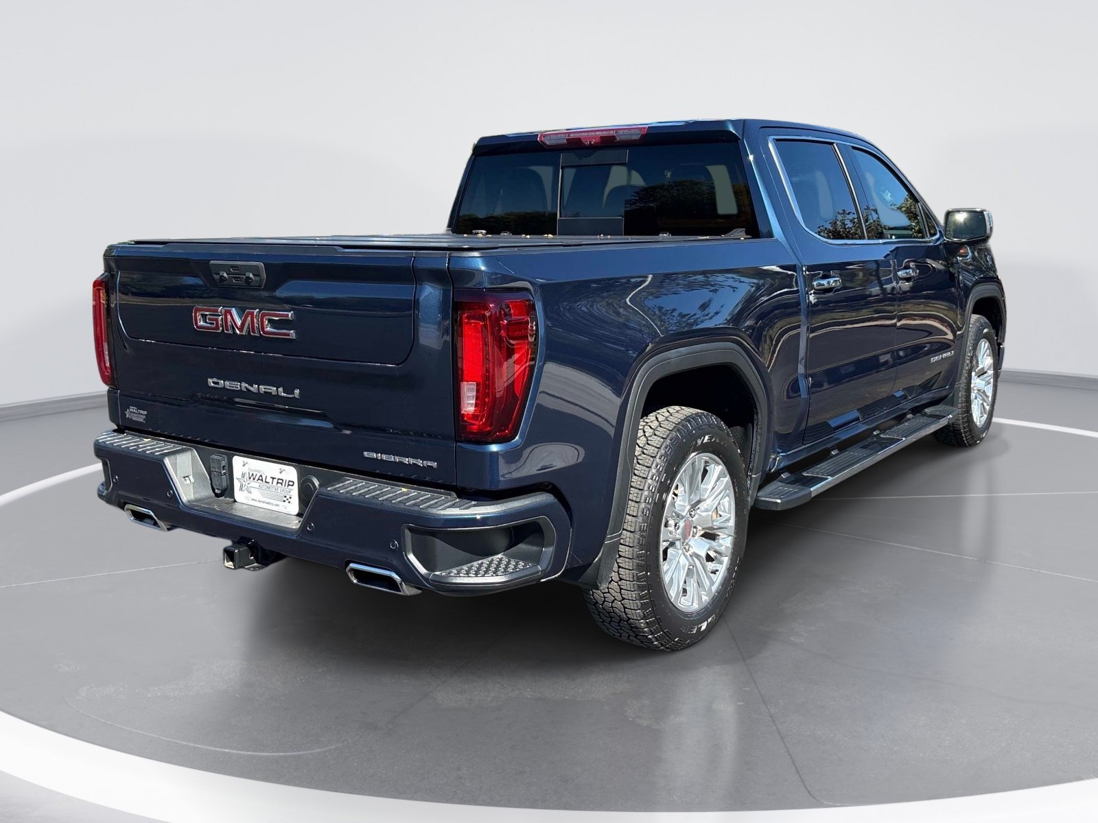 Used 2022 GMC Sierra 1500 Denali w/ Technology Package AWD/4WD image 8