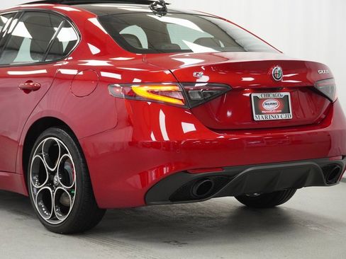 Used 2024 Alfa Romeo Giulia Veloce image 13