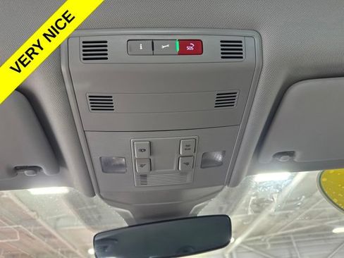 Used 2024 Volkswagen Jetta SE FWD image 19