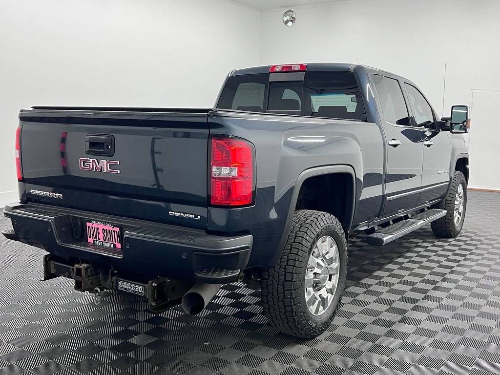 Used 2018 GMC Sierra 2500 Denali w/ Duramax Plus Package AWD/4WD image 9