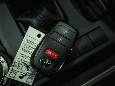 Used 2025 Toyota Tacoma SR5 AWD/4WD image 20