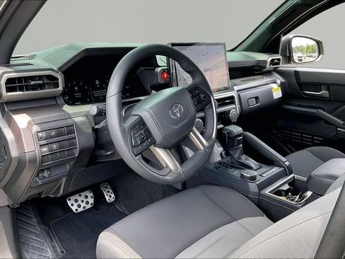 Used 2025 Toyota Tacoma TRD Sport RWD image 12