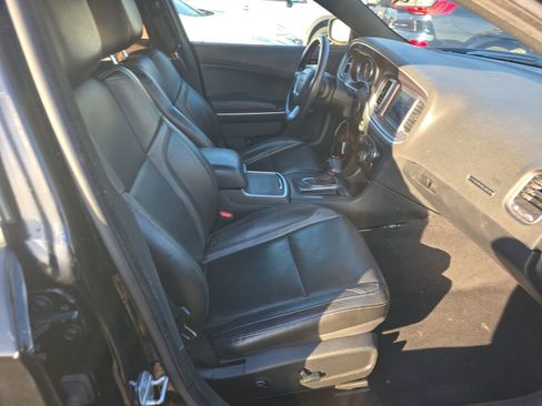 Used 2019 Dodge Charger SXT w/ Leather Interior Group image 11