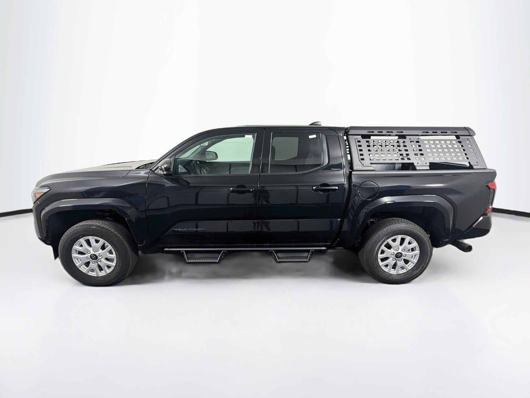Used 2026 Toyota Tacoma SR5 AWD/4WD image 4