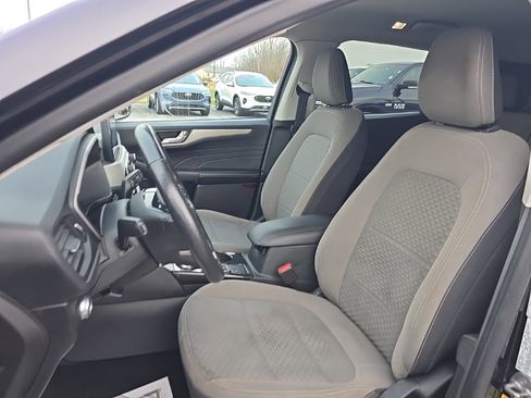 Used 2021 Ford Escape SE w/ Cold Weather Package image 16