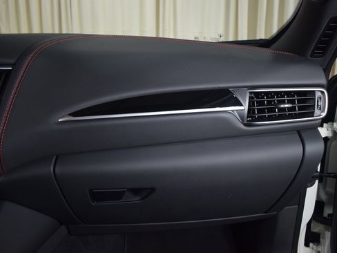 Certified 2022 Maserati Levante GT image 25