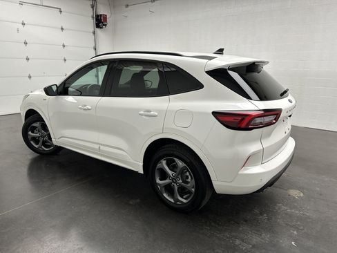 Used 2024 Ford Escape ST-Line w/ Tech Pack #1 AWD/4WD image 7