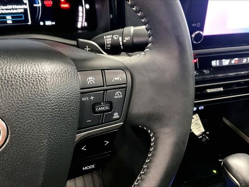 Certified 2025 Toyota Camry SE image 24