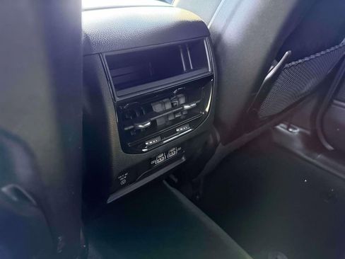 Used 2024 Jeep Grand Cherokee Altitude AWD/4WD image 12