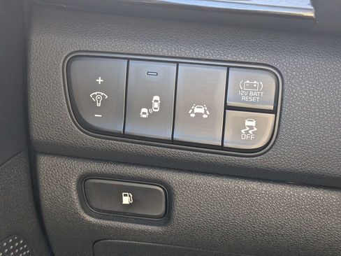 Used 2018 Kia Niro Touring FWD image 27