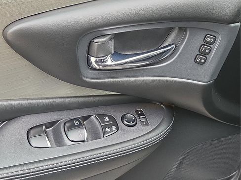Used 2018 Nissan Murano Platinum image 13
