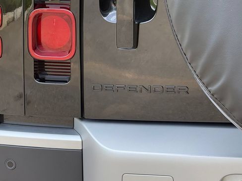 Used 2025 Land Rover Defender 110 S AWD/4WD image 38