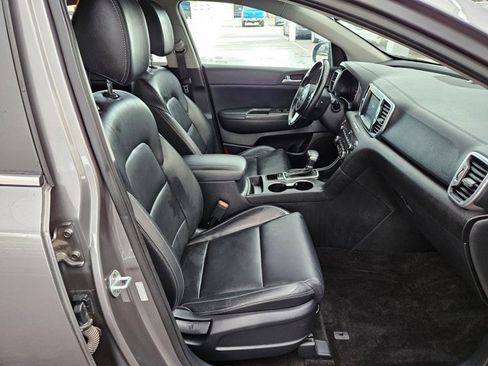 Used 2017 Kia Sportage EX image 18