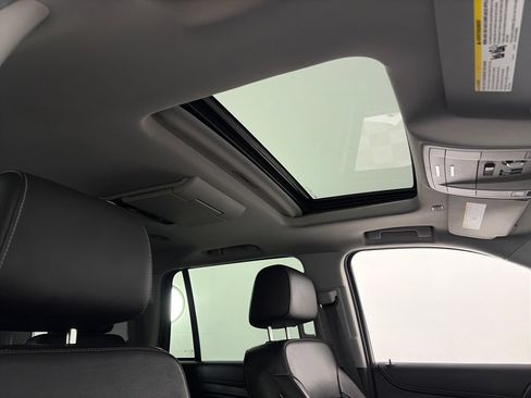 Used 2019 Chevrolet Tahoe Premier AWD/4WD image 34