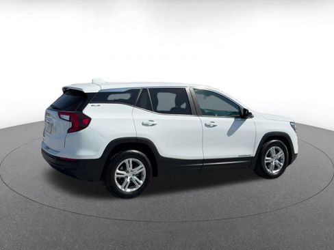 Used 2024 GMC Terrain SLE FWD image 13