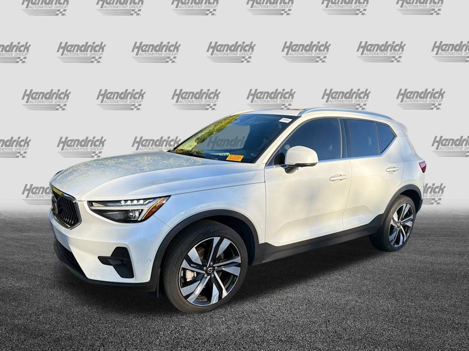 Used 2024 Volvo XC40 B5 Plus w/ Protection Package Premier AWD/4WD image 9