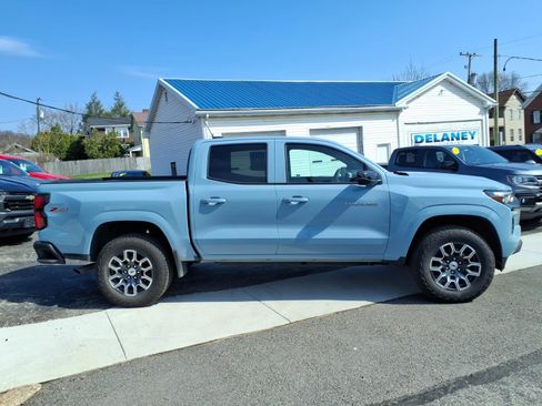 Used 2025 Chevrolet Colorado Z71 w/ Z71 Convenience Package 2 image 4