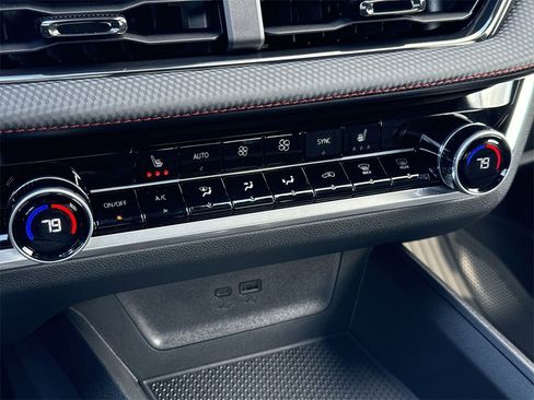 New 2026 Chevrolet Equinox RS w/ LPO, Floor Liner Package image 17