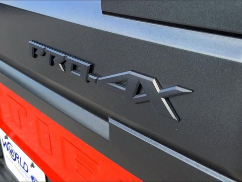 Used 2025 Nissan Frontier PRO-4X w/ Pro Premium Package image 9