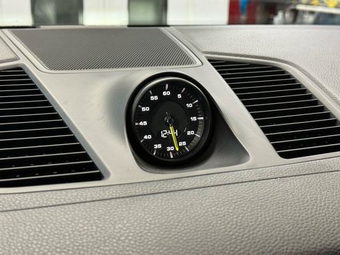 Used 2019 Porsche Cayenne E-Hybrid AWD/4WD image 48