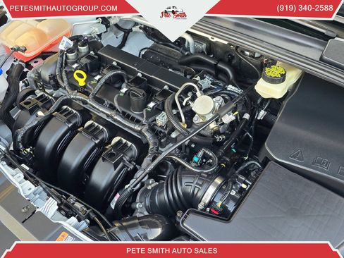 Used 2017 Ford Focus SE image 31