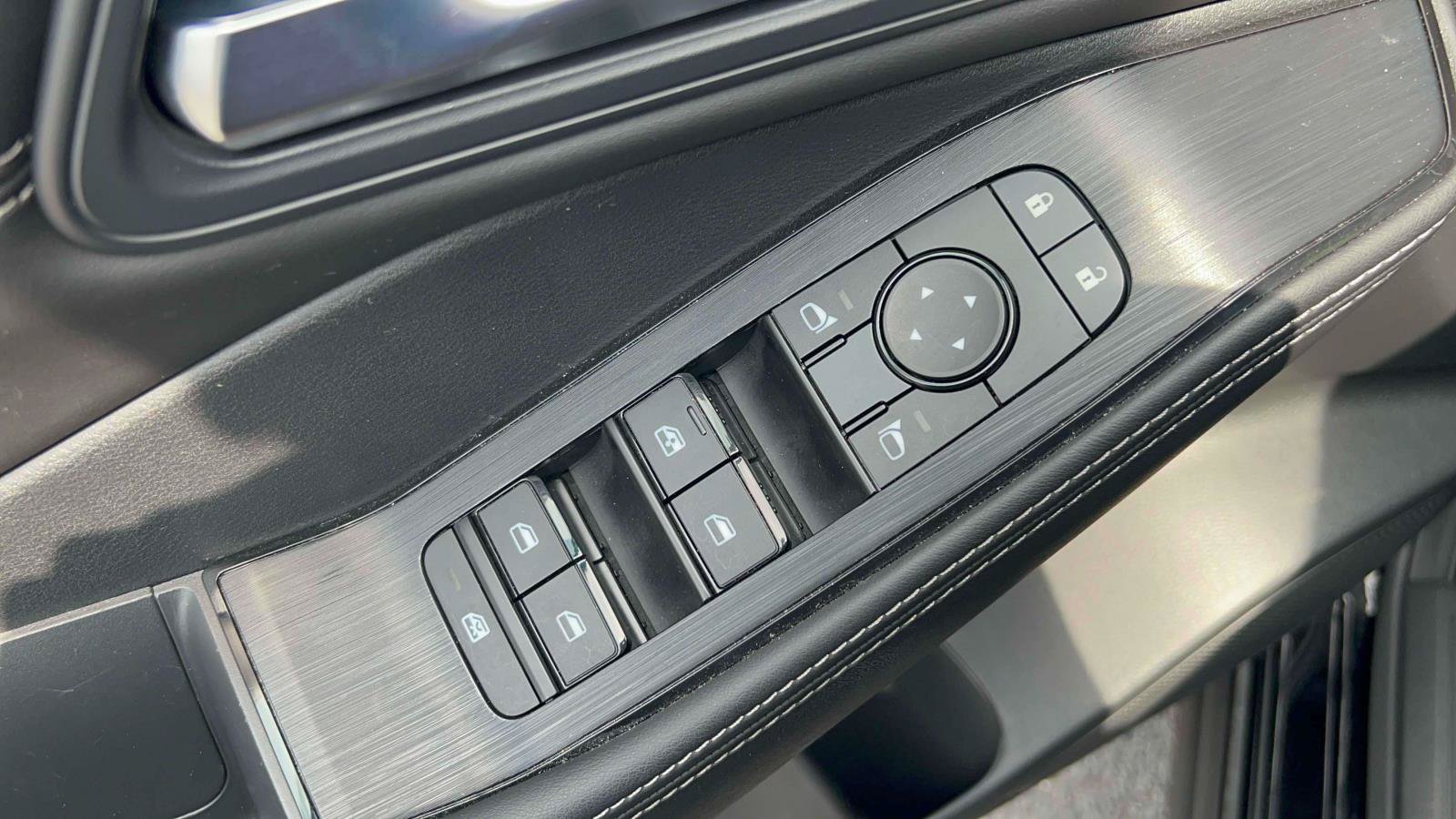 Used 2023 Nissan Rogue SV w/ SV Premium B Package AWD/4WD image 23