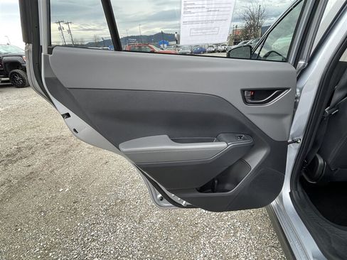 Used 2024 Subaru Crosstrek 2.0i Premium AWD/4WD image 16