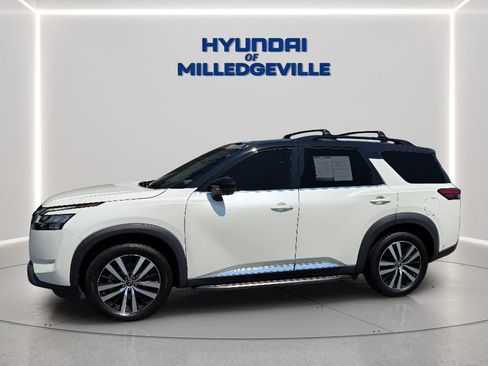 Used 2023 Nissan Pathfinder Platinum w/ Lighting Package (N93) AWD/4WD image 3