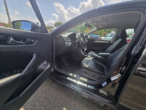 Used 2013 Volkswagen Passat 2.5 SE FWD image 16