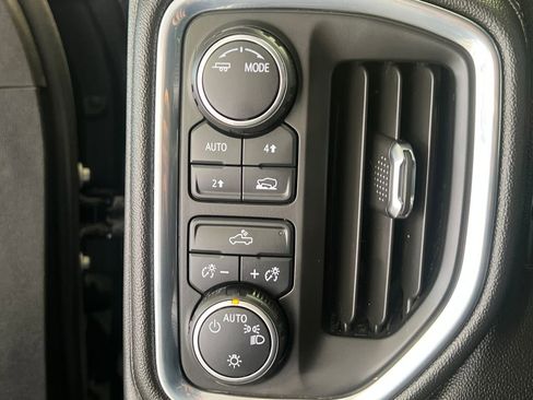 Used 2021 Chevrolet Silverado 1500 LT w/ Convenience Package II image 33