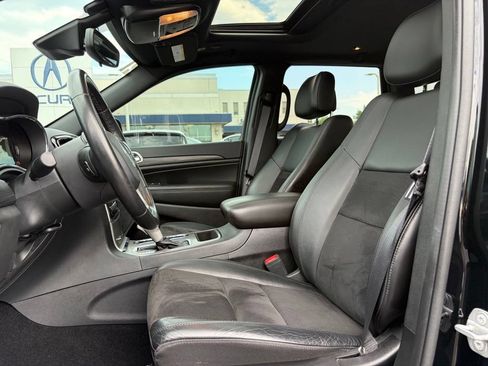 Used 2021 Jeep Grand Cherokee Laredo X AWD/4WD image 6