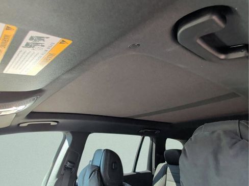 Used 2025 Mercedes-Benz GLS 450 4MATIC image 25