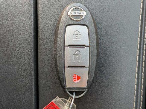 Used 2021 Nissan Rogue S FWD image 29