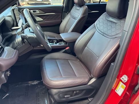 Used 2025 Ford Explorer Platinum AWD/4WD image 29