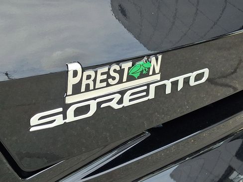 Used 2023 Kia Sorento EX image 9