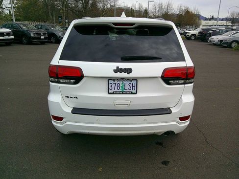 Used 2019 Jeep Grand Cherokee Altitude image 4