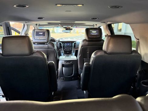 Used 2018 Cadillac Escalade ESV Luxury image 5