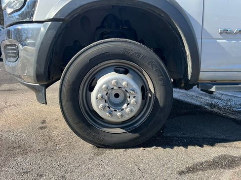 Used 2019 RAM 4500 Tradesman w/ Chrome Appearance Group image 16