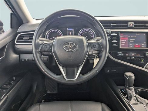 Used 2018 Toyota Camry SE image 14
