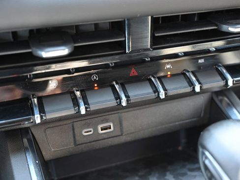 Used 2023 GMC Canyon Elevation w/ Elevation Premium Package image 31