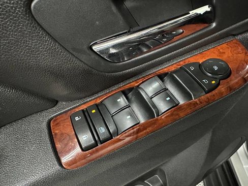 Used 2011 GMC Yukon SLE image 20