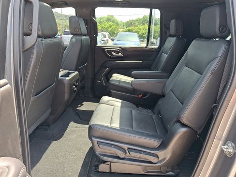 Used 2021 Chevrolet Suburban LT w/ LT Signature Package AWD/4WD image 11
