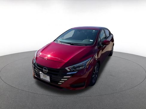 Used 2025 Nissan Versa SV image 4