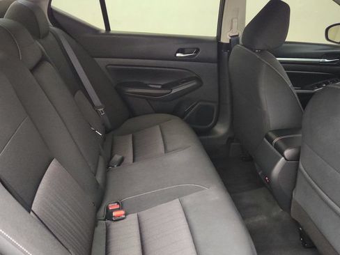 Used 2022 Nissan Altima 2.5 SV FWD image 22