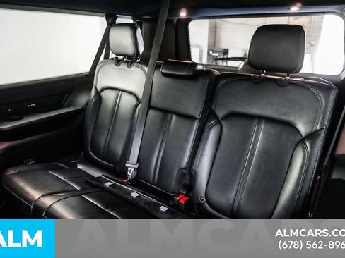 Used 2024 Jeep Wagoneer L Series II RWD image 19