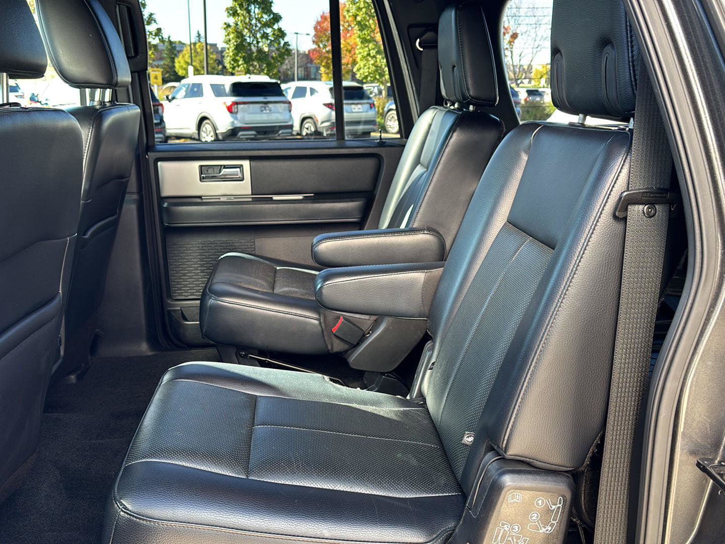 Used 2017 Ford Expedition EL XLT w/ Equipment Group 202A AWD/4WD image 23
